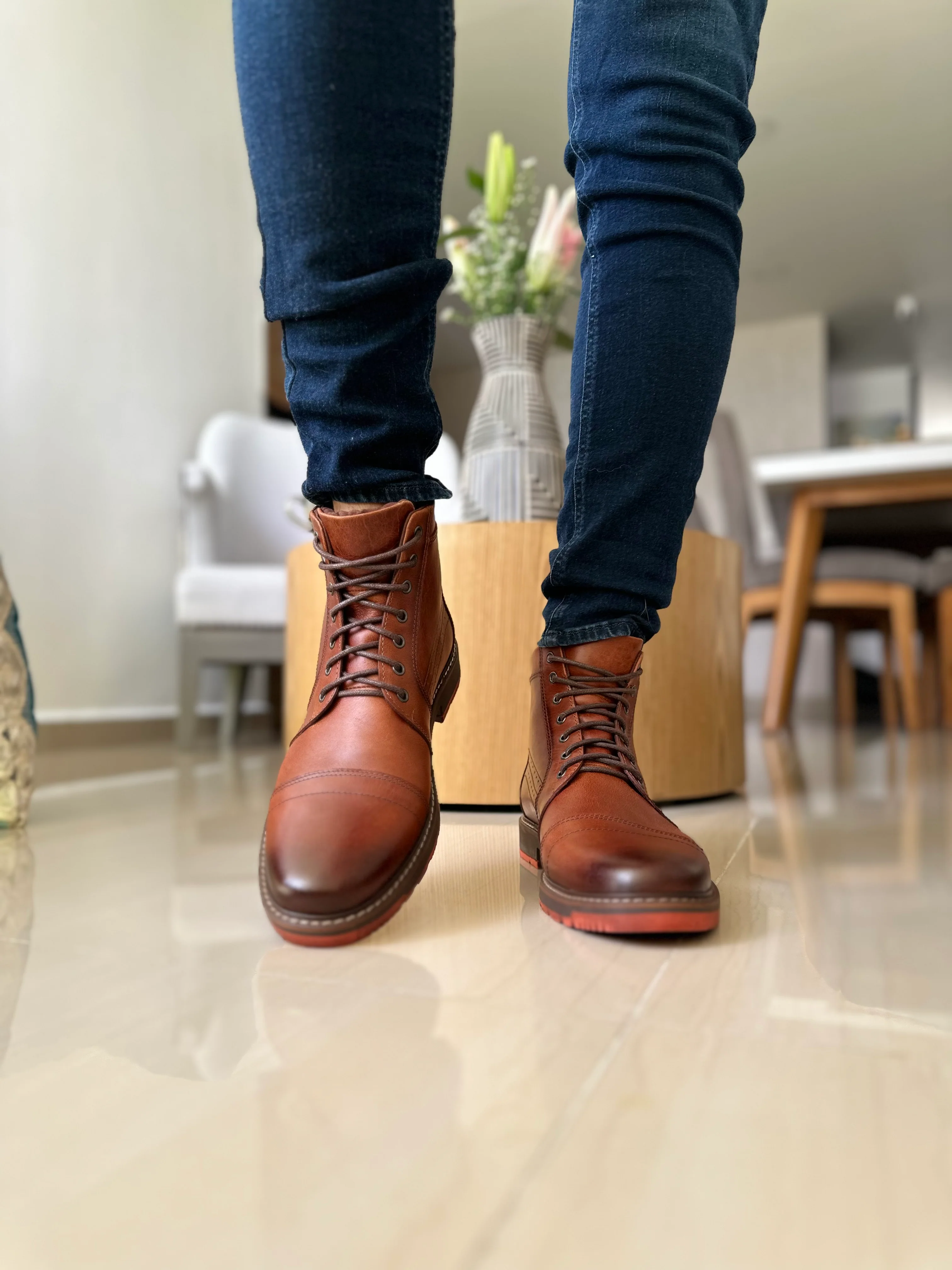 BOTA PARA HOMBRE EN CUERO MIEL | REF: VILLETA CLASS - Image 6