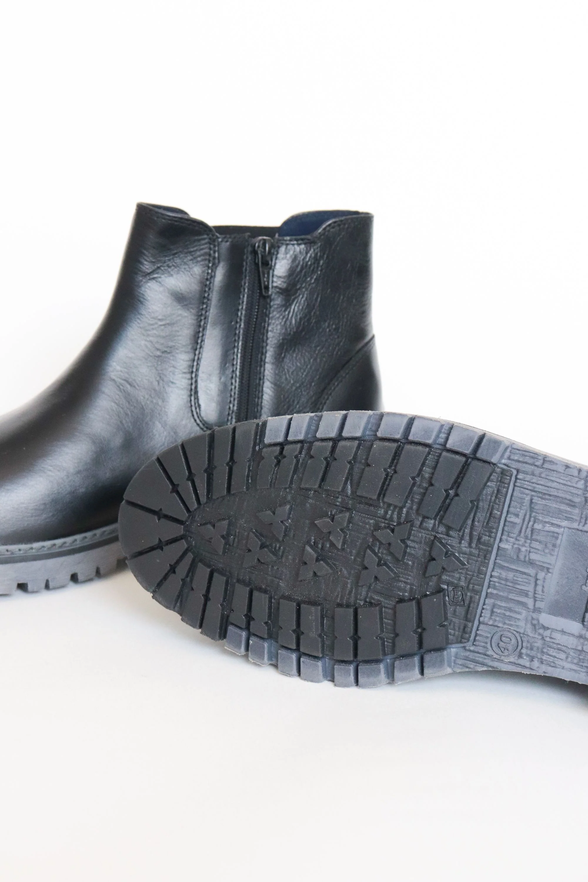 BOTAS CHELSEA PARA HOMBRE EN CUERO NEGRO | REF: STAMFORD 2142 - Image 4