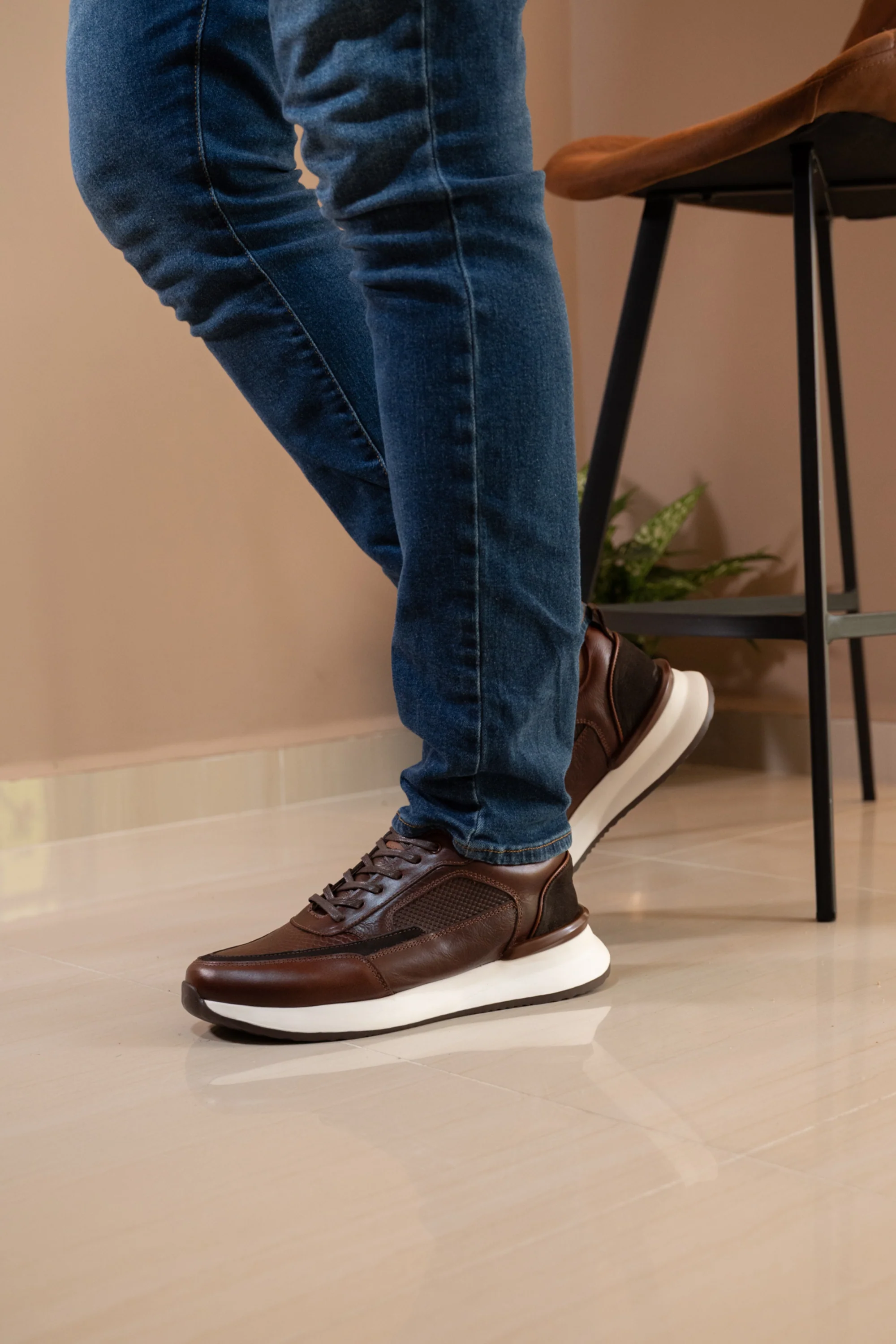 TENIS PARA HOMBRE EN CUERO CAFÉ REF: VERONA 3205 - Image 3