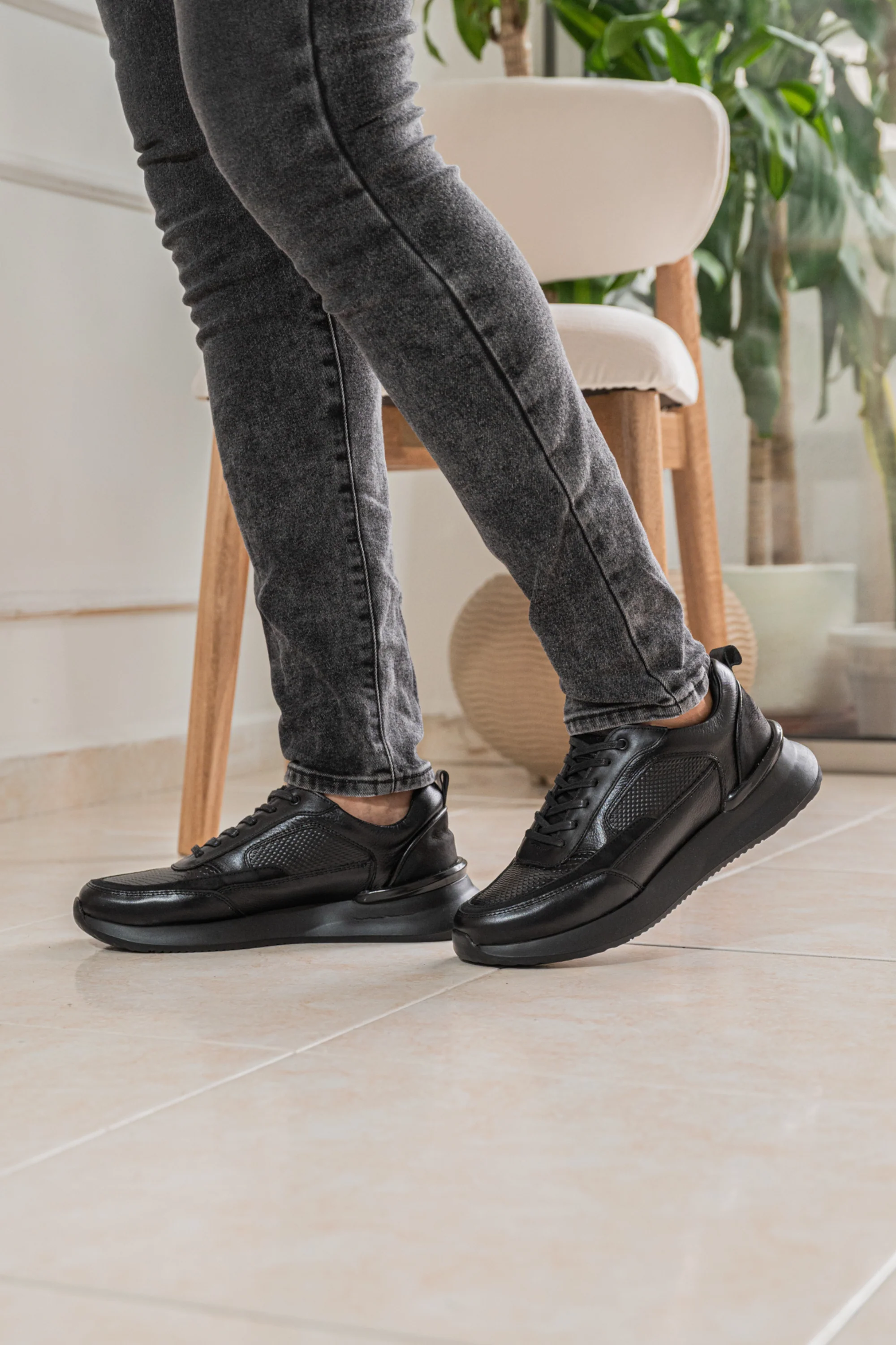 TENIS PARA HOMBRE EN CUERO NEGRO X NEGRO REF: VERONA 3205 - Image 3