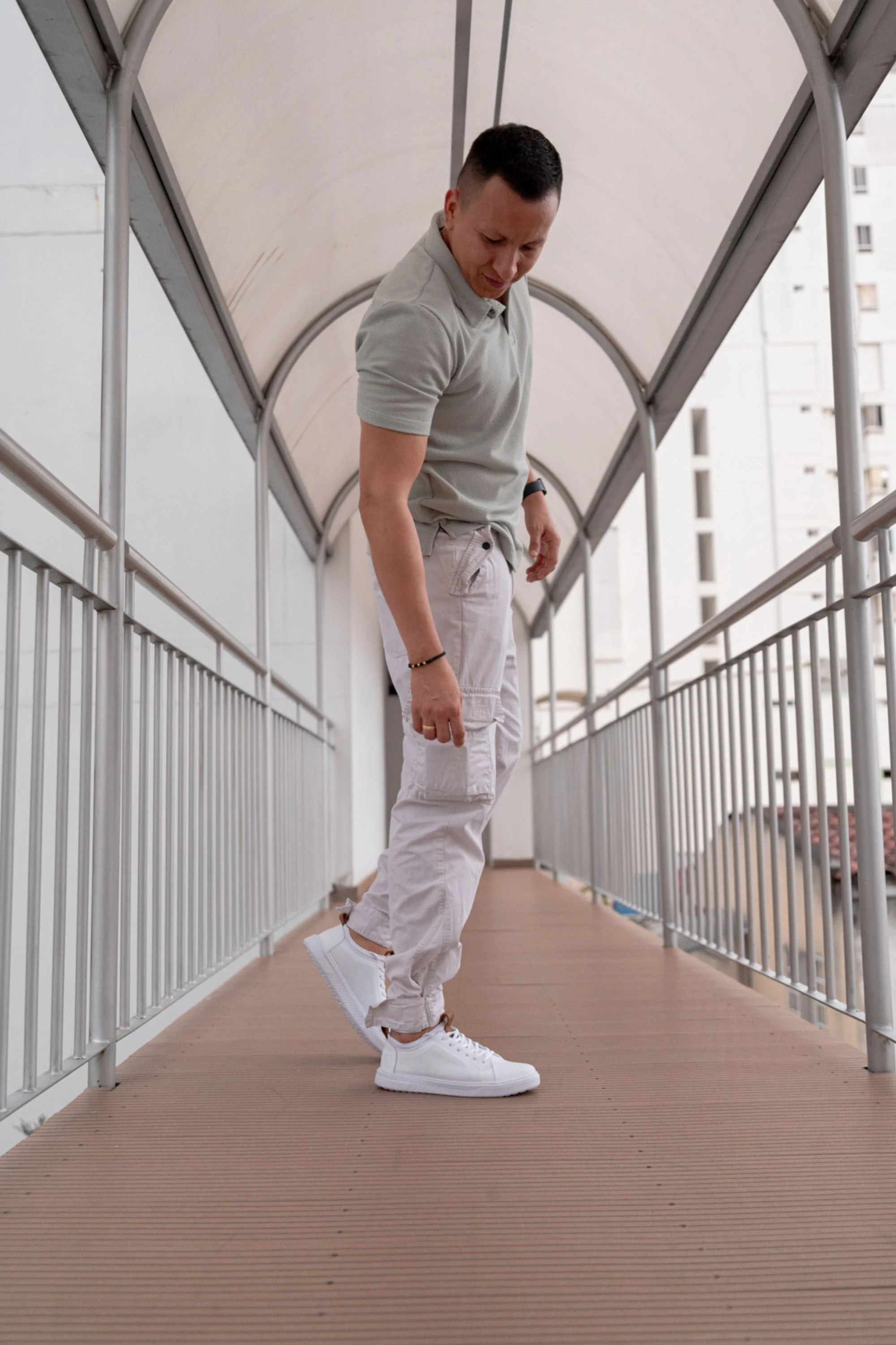 TENIS SNEAKERS PLANO TIPO MEDIA LEO PARA HOMBRE EN CUERO BLANCO/ SPN 3021 - Image 6