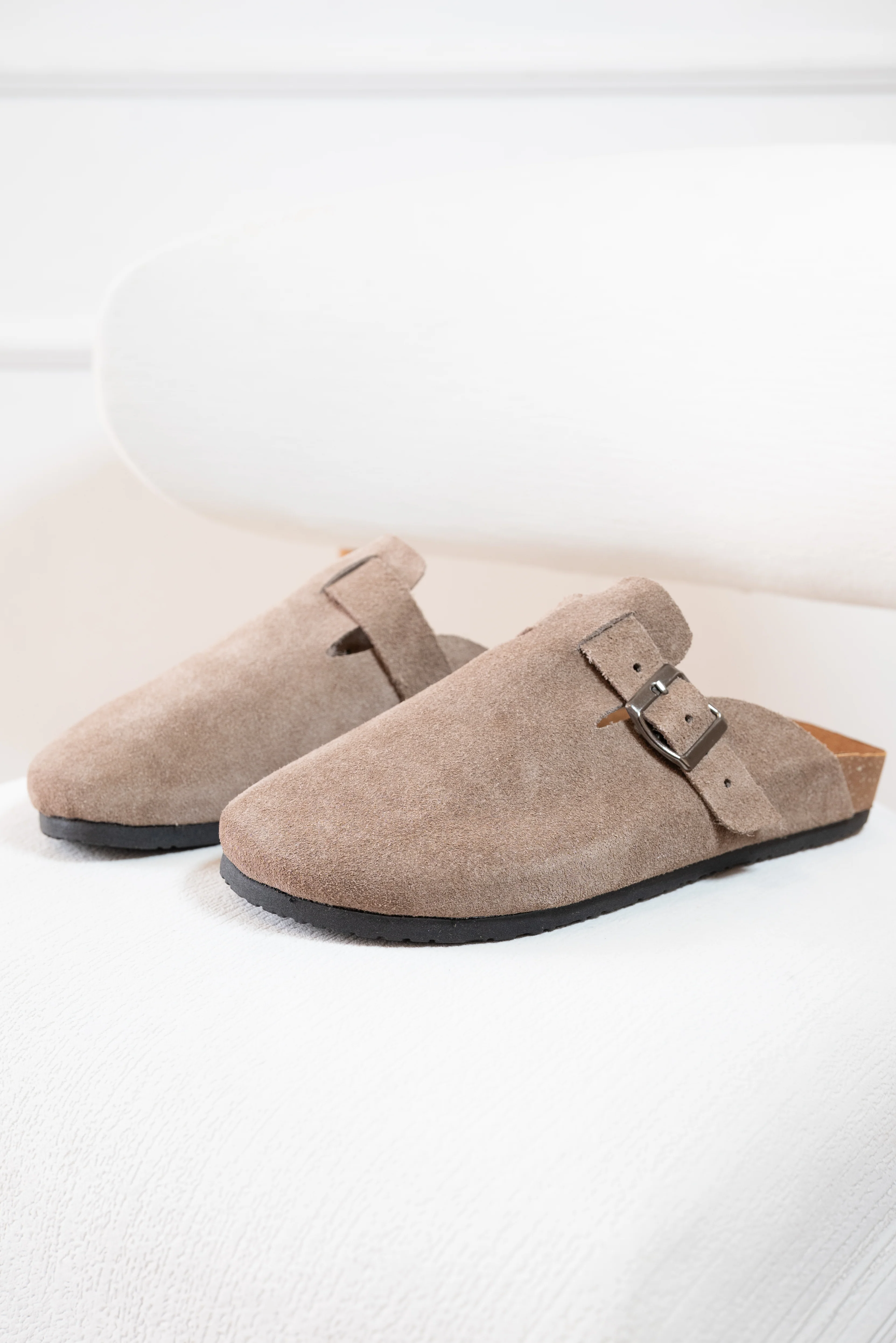 ZUECO PARA HOMBRE EN CUERO CARNAZA ARENA | REF: RAVELLO - Image 4