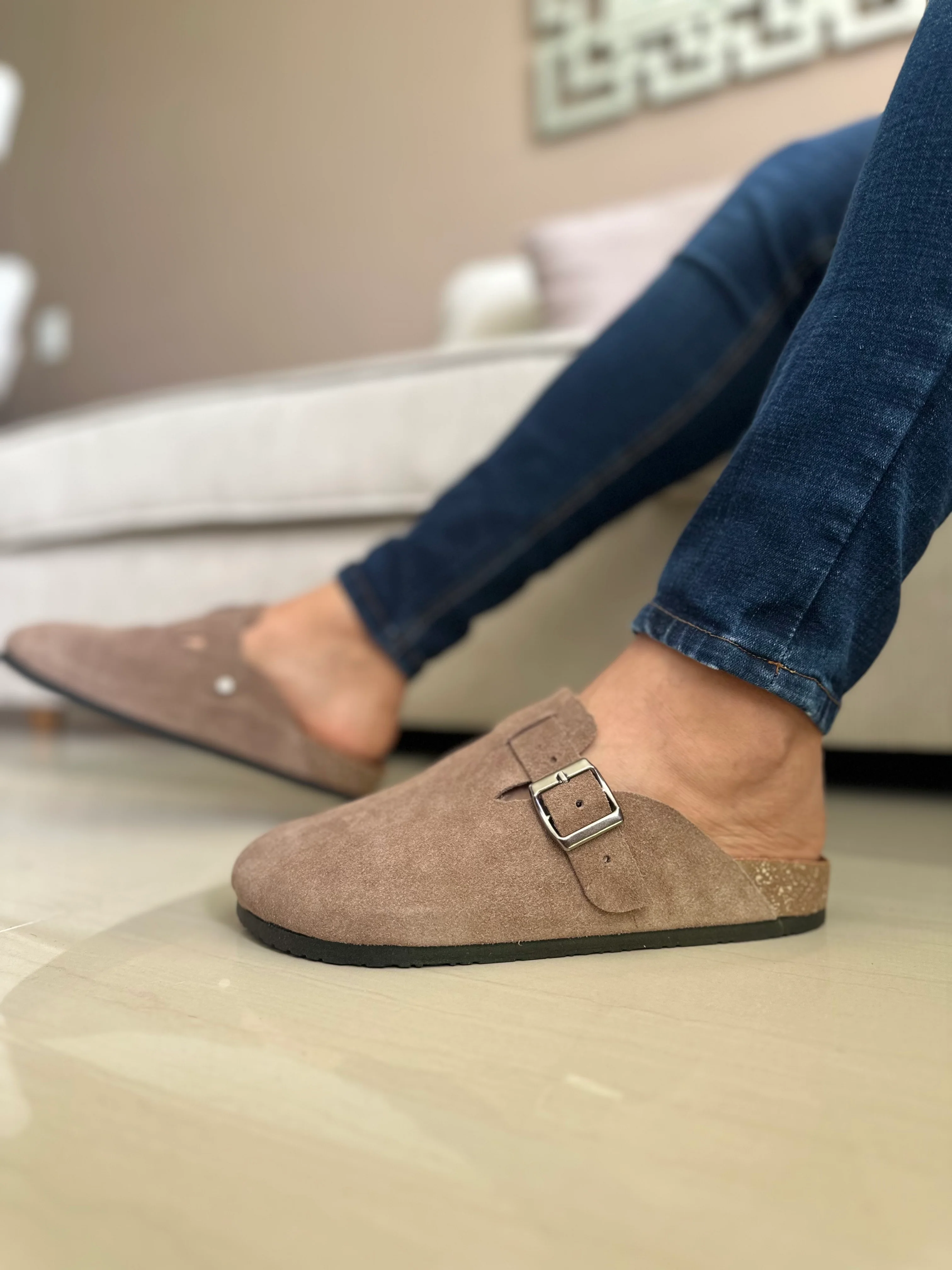 ZUECO PARA HOMBRE EN CUERO CARNAZA ARENA | REF: RAVELLO - Image 5